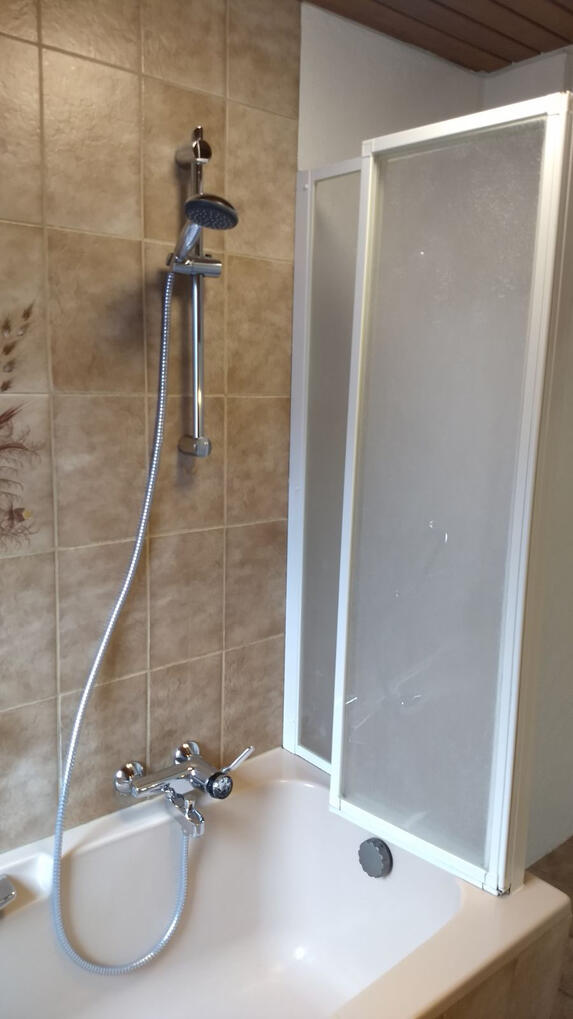 Bad mit Duschabtrennung Obergeschoss